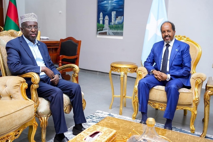 Shariif She kh Axmed iyo Madaxweyne Xasan Sheekh.jpg